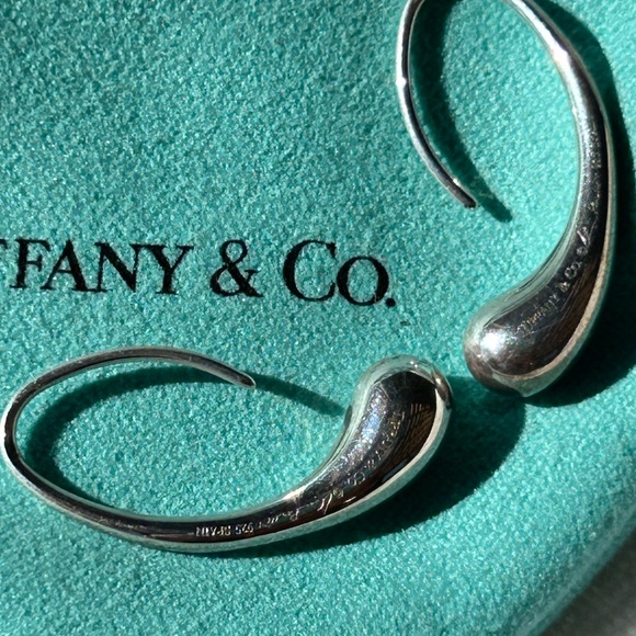 Tiffany & Co. Elsa Peretti “Teardrop” Earrings - Picture 3 of 5